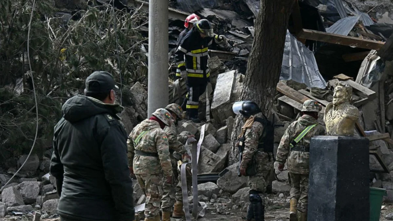 Bolivia activó un comité de crisis tras explosiones que dejaron dos muertos y 14 desaparecidos