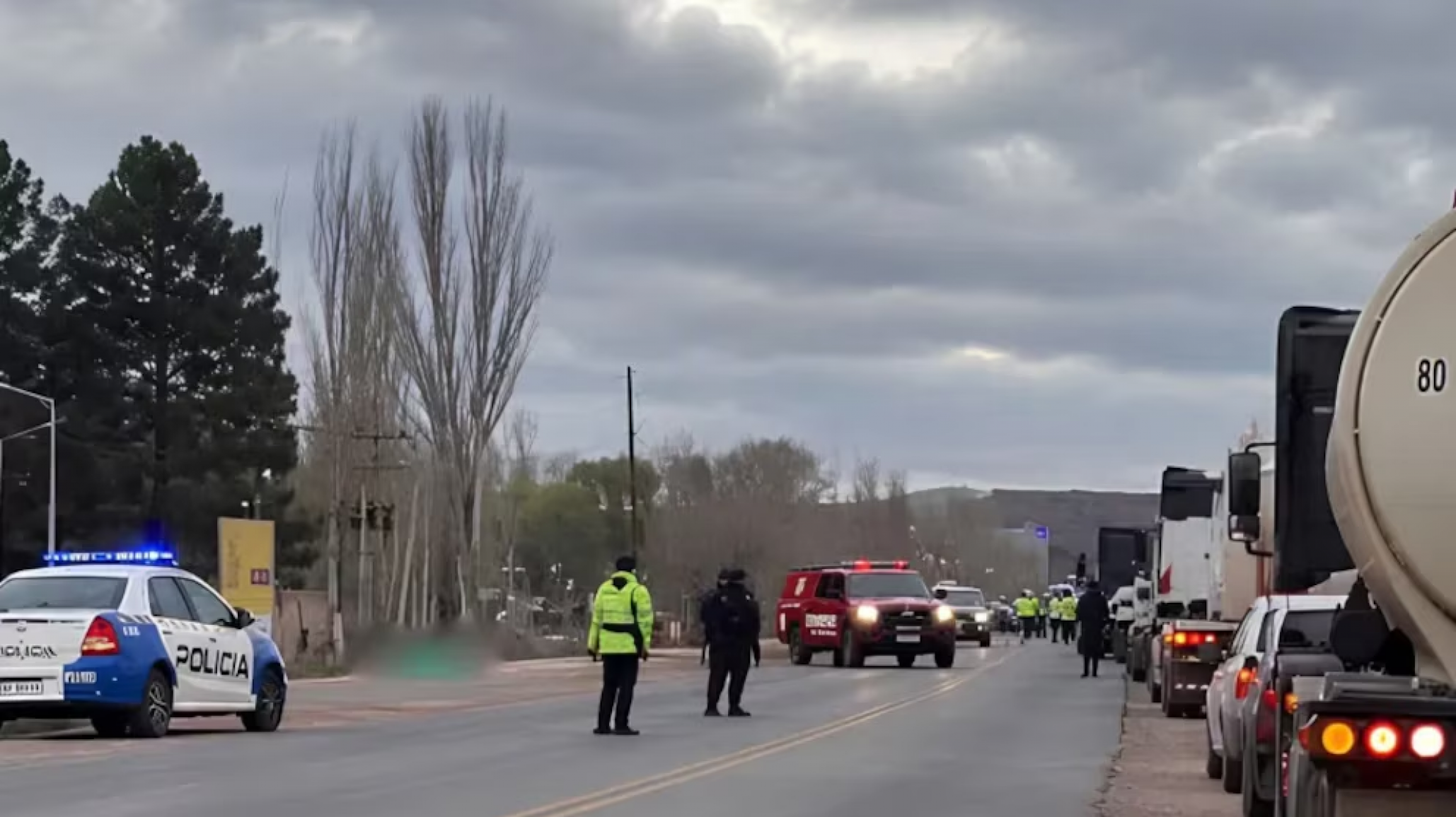 Hallaron muerto a un hombre a la vera de una ruta e investigan si fue atropellado