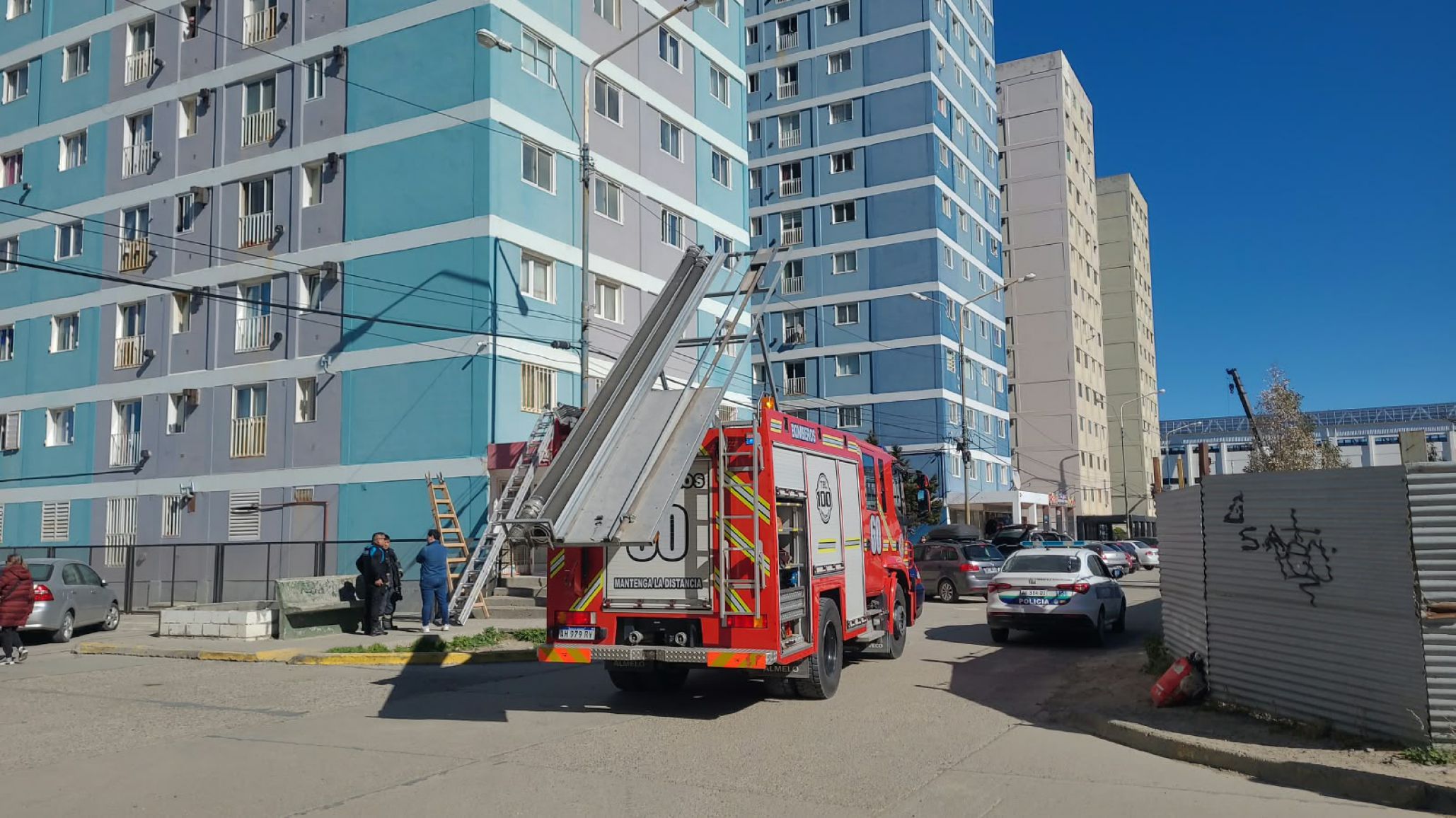 Las Torres: Un niño de 9 años cayó desde un quinto piso y se encuentra en estado grave