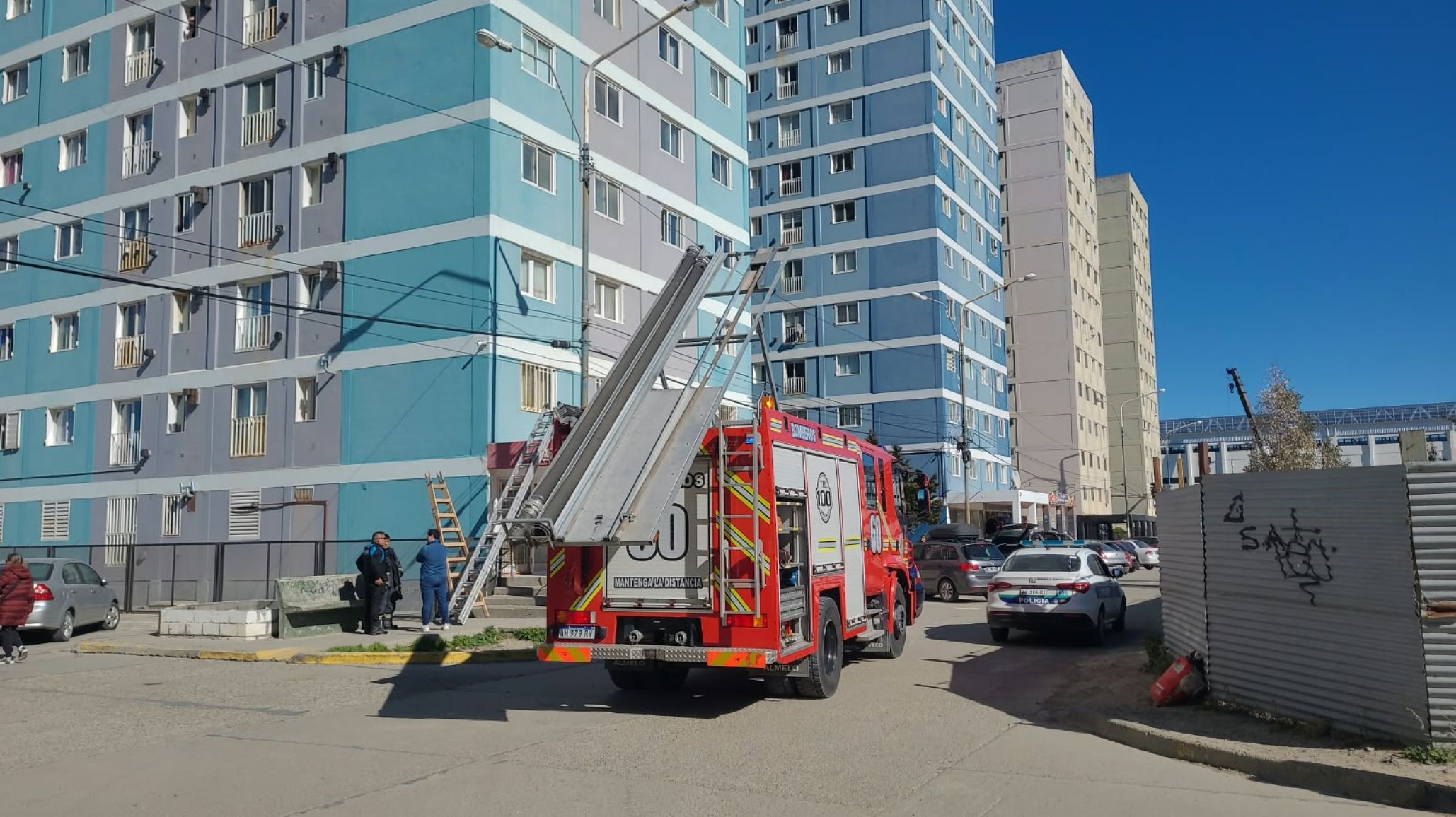 Las Torres: Un niño de 9 años cayó desde un quinto piso y se encuentra en estado grave