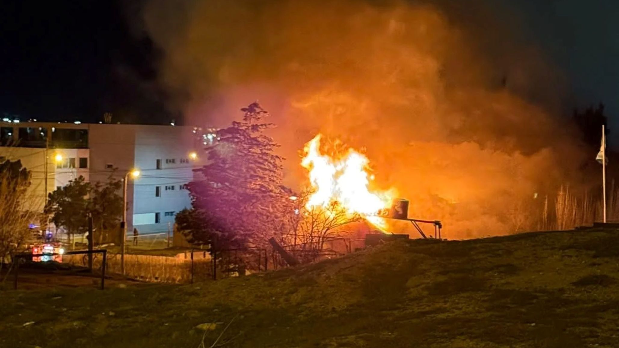 Incendio en el Centro de Instrucción Policial de General Mosconi: evacuaron el edificio y no hubo heridos