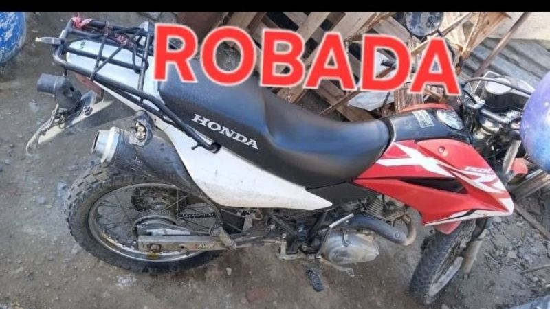 Se quedó sin trabajo y usaba la moto para hacer changas: se la robaron cuando fue a buscar herramientas