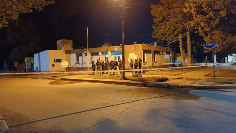 Tragedia en una comisaría de Santa Cruz: dos detenidos murieron durante un incendio en una celda