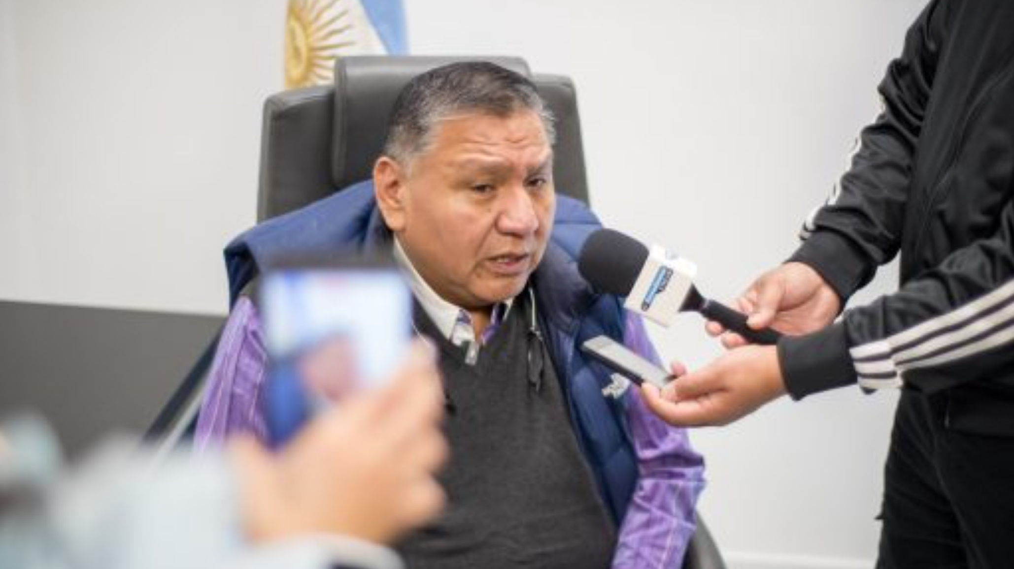 Ávila: "Las empresas deberían defender su fuente de laburo"