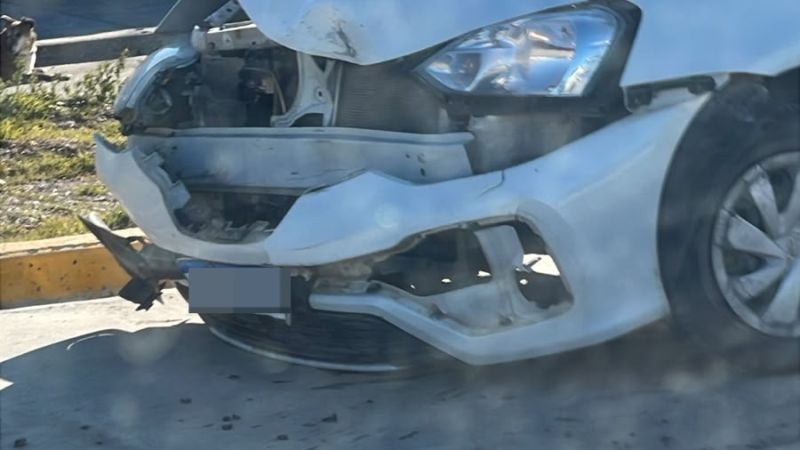 Fuerte choque entre dos vehículos a la salida de la villa balnearia