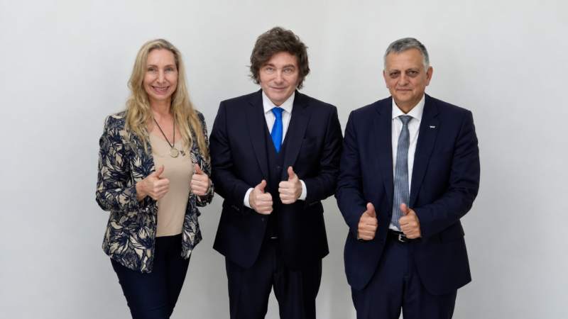 Malvinas: Milei dice una cosa y hace todo lo contrario; tres empresas que trabajan en las islas tienen negocios en Vaca Muerta y siguen operando sin recibir sanciones