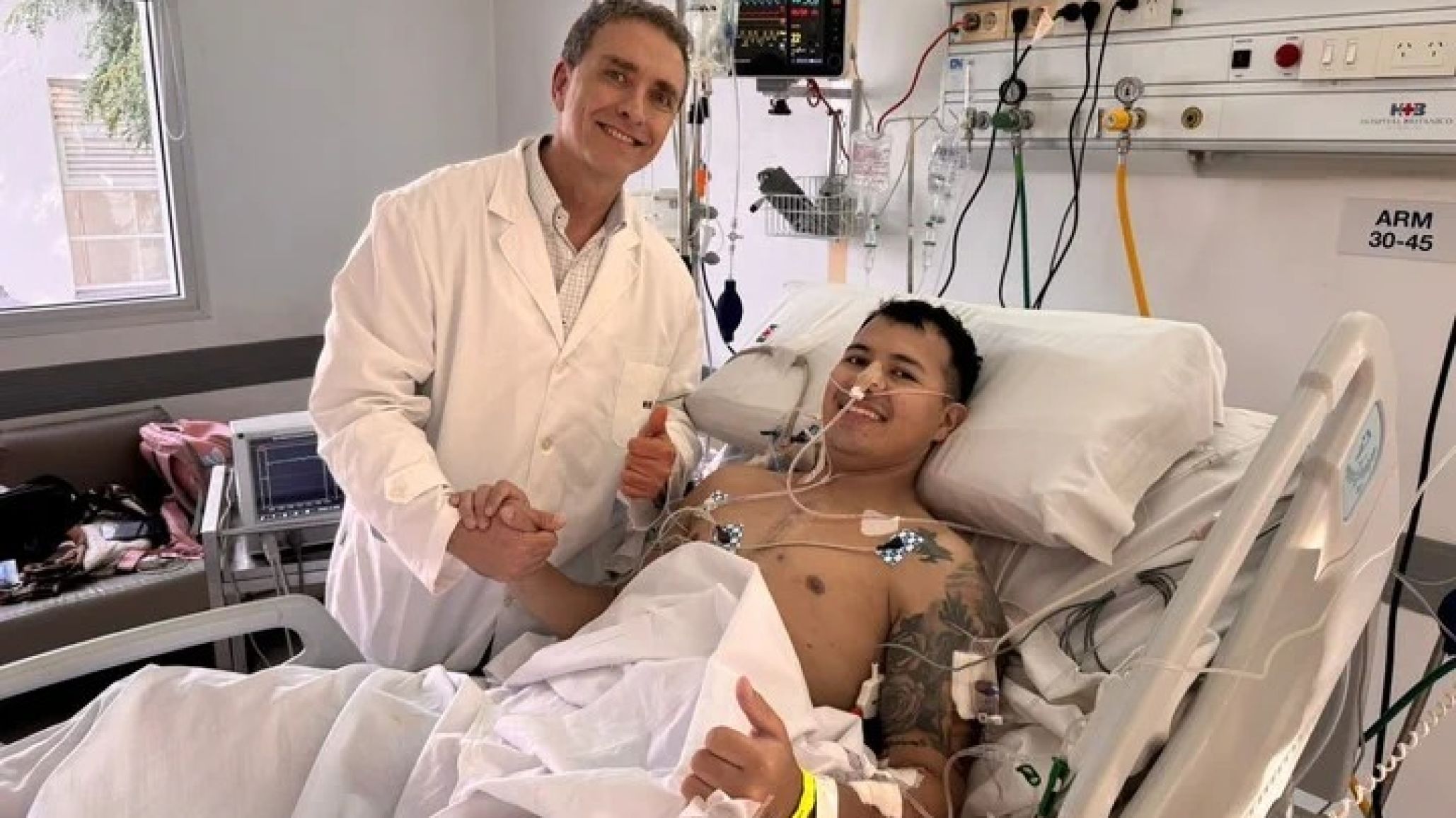 El cirujano argentino que enfría a sus pacientes a 18 grados y detiene sus corazones para salvarlos