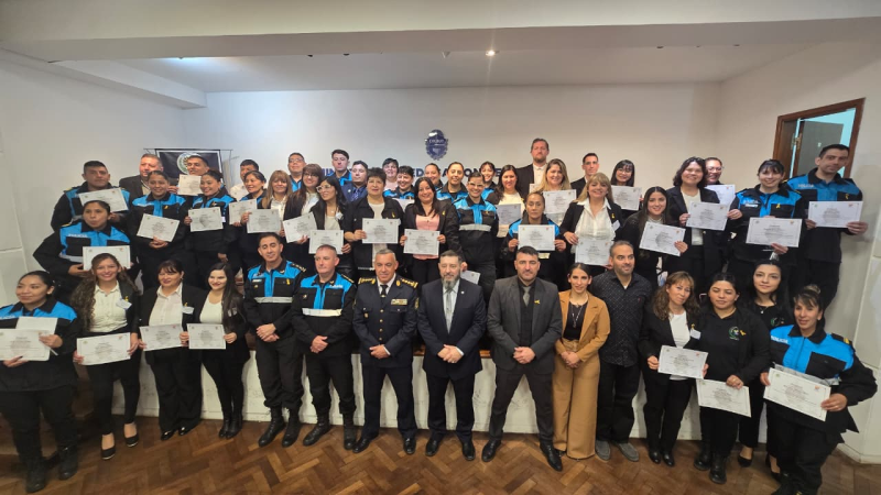 Chubut se convirtió en la primera provincia en diplomar a policías en prevención del suicidio