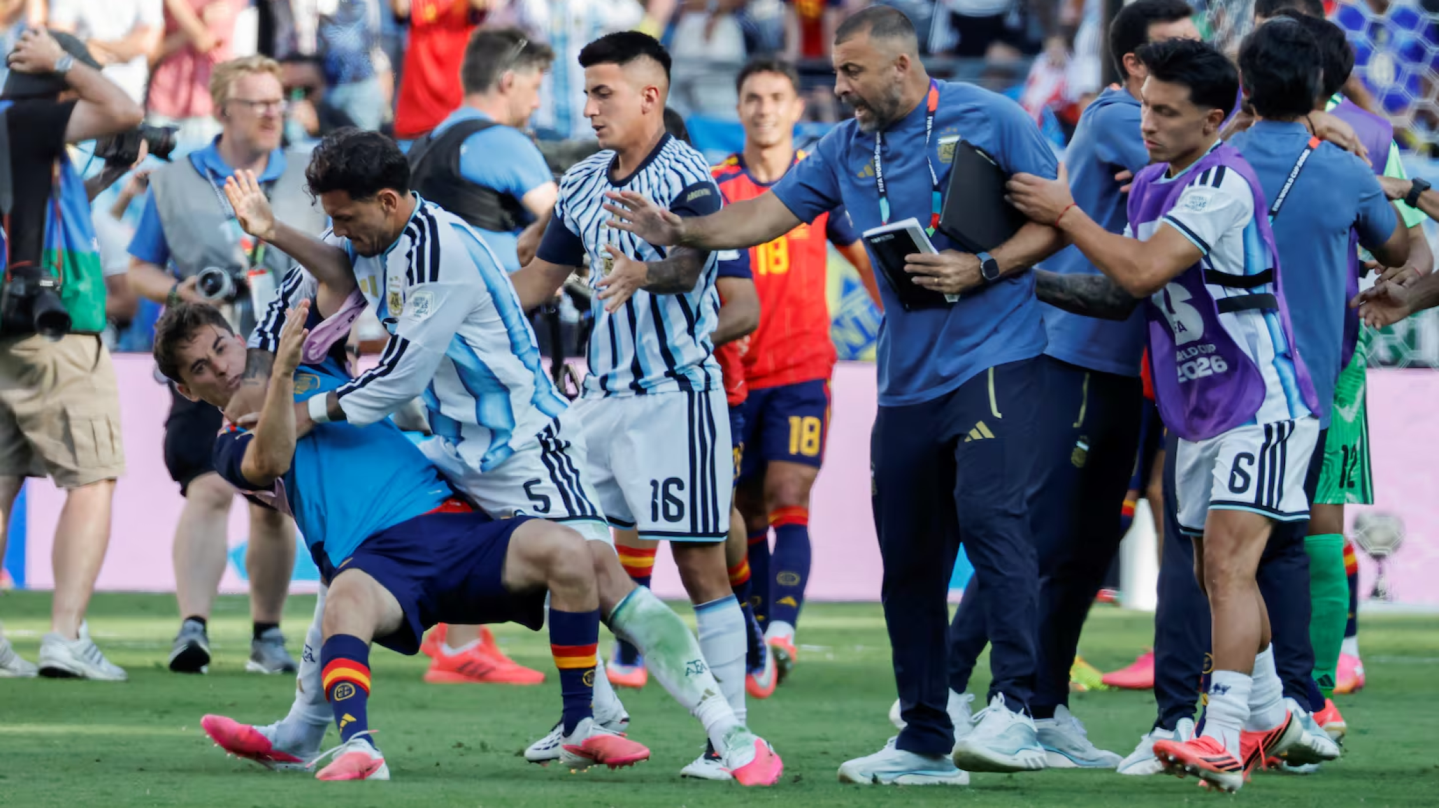 La AFA confirmó que los amistosos de octubre servirán para descontar las sanciones tras el Mundial