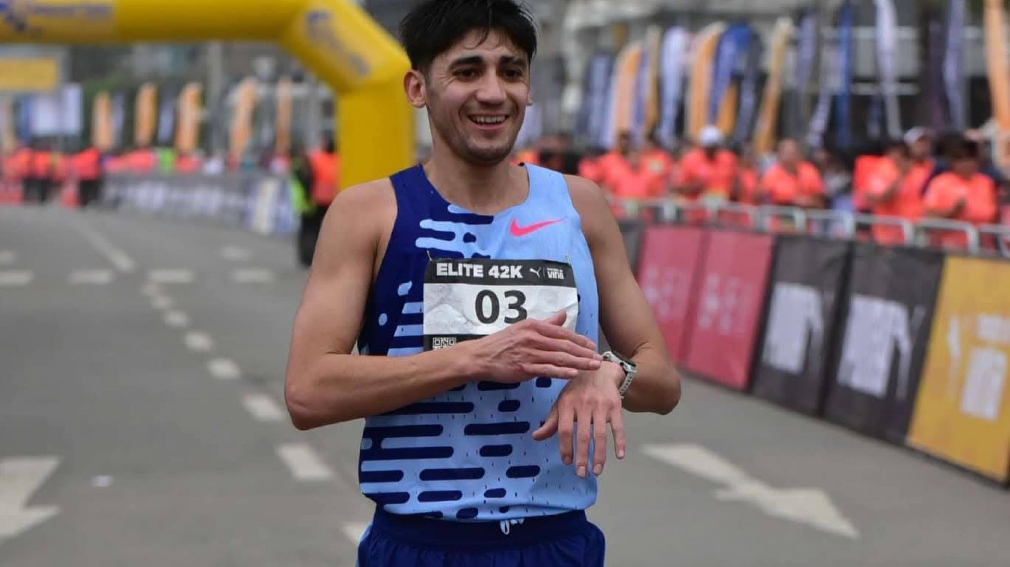 "Coco" Mu駉z y "Vanshi" Thomas se impusieron en los 16K de la Corrida de Diario Cr髇ica