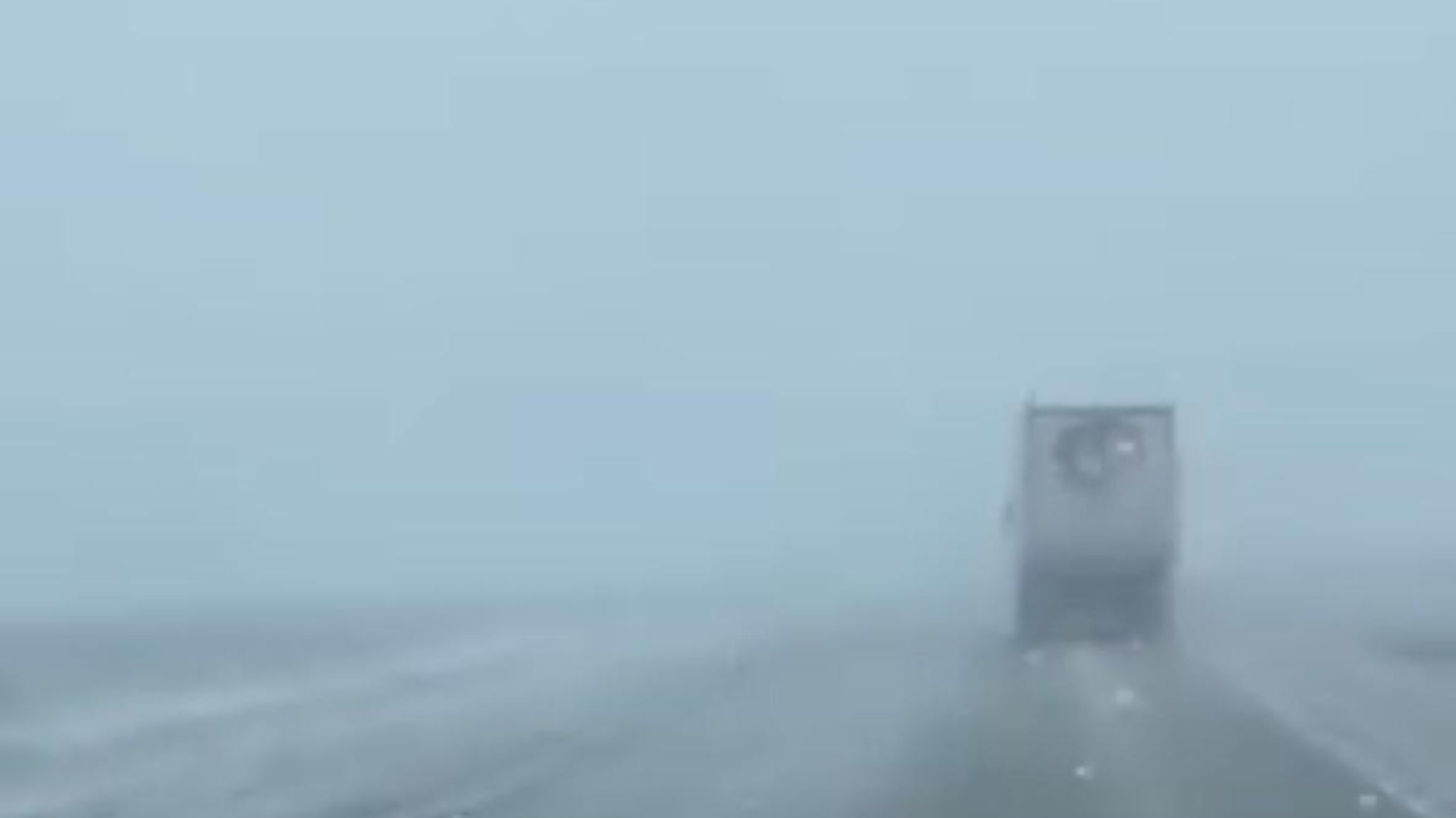Lluvia, neblina y nieve en sectores de la Ruta 3 entre Garayalde y Comodoro