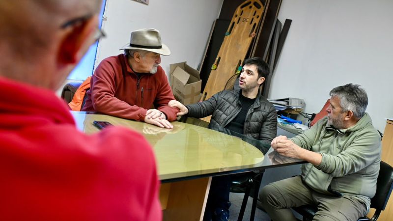 Torres recorrió los barrios afectados por las intensas lluvias en Comodoro Rivadavia