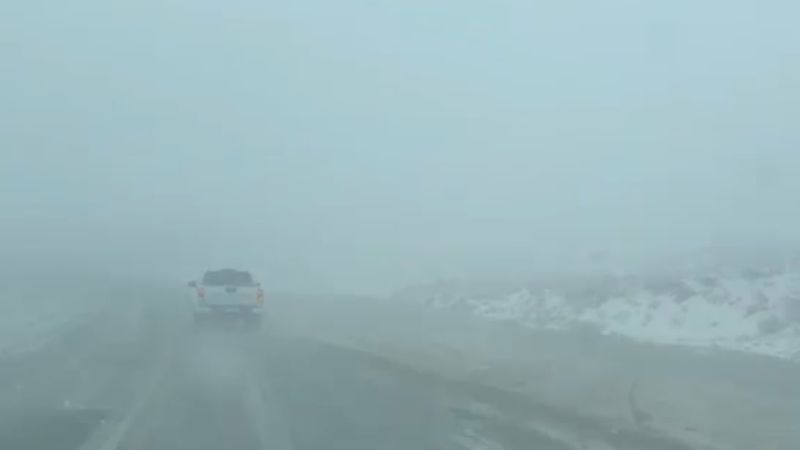 Ruta 3 complicada por la nieve entre Comodoro y Garayalde: piden circular con precaución