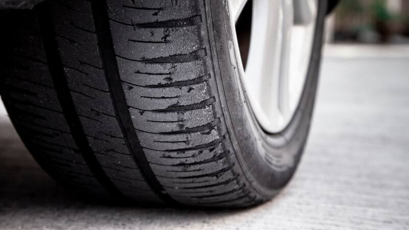 Se desprendió una rueda de un Peugeot 0 km en plena Ruta 3: confirmaron una millonaria condena