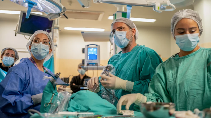 Histórica cirugía en el Garrahan: extirparon un tumor cerebral a una niña de 10 años a través de la nariz