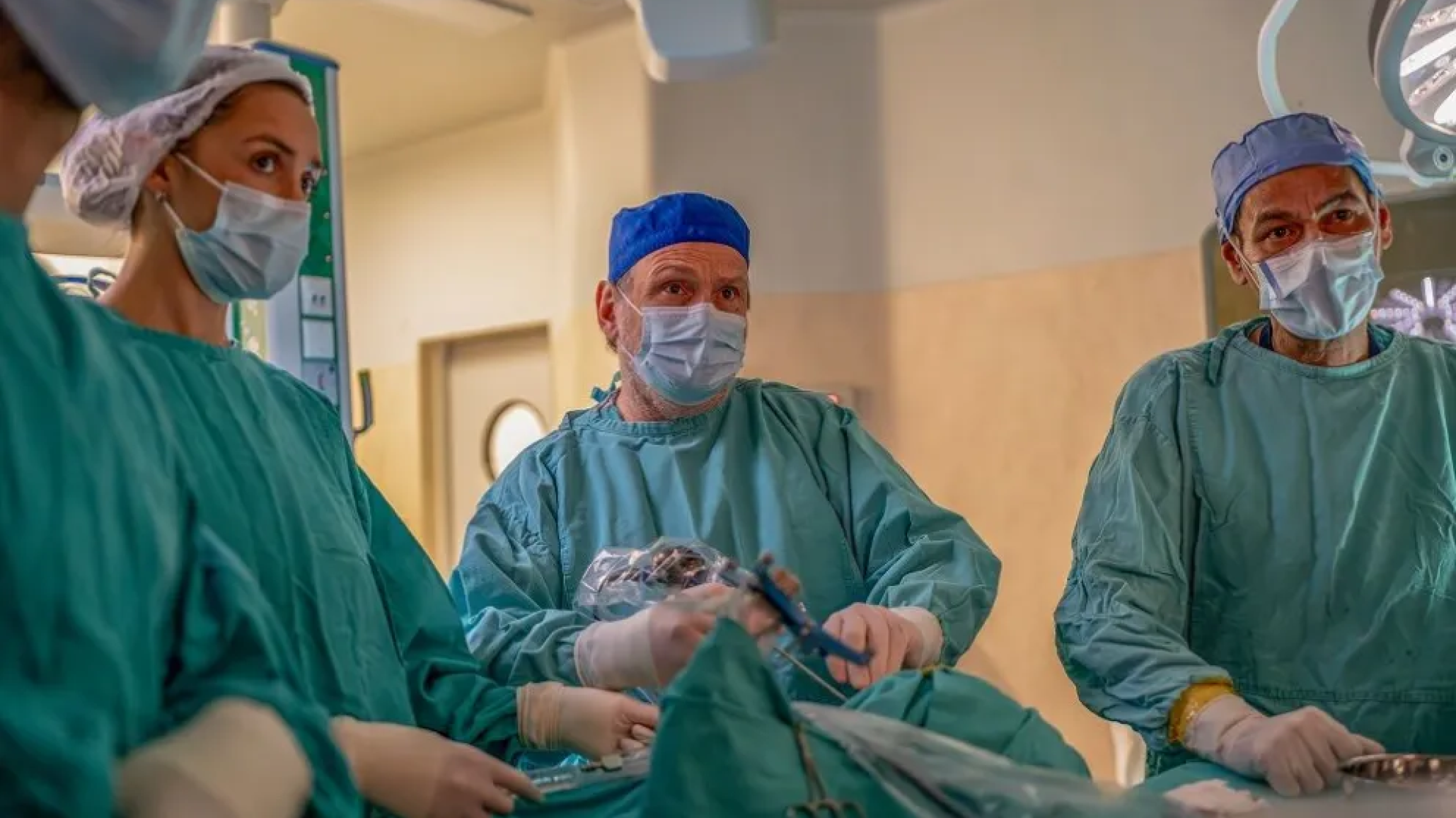"Acceder al cerebro desde la nariz": la exitosa y milimétrica operación a una nena de 10 años en el Garrahan