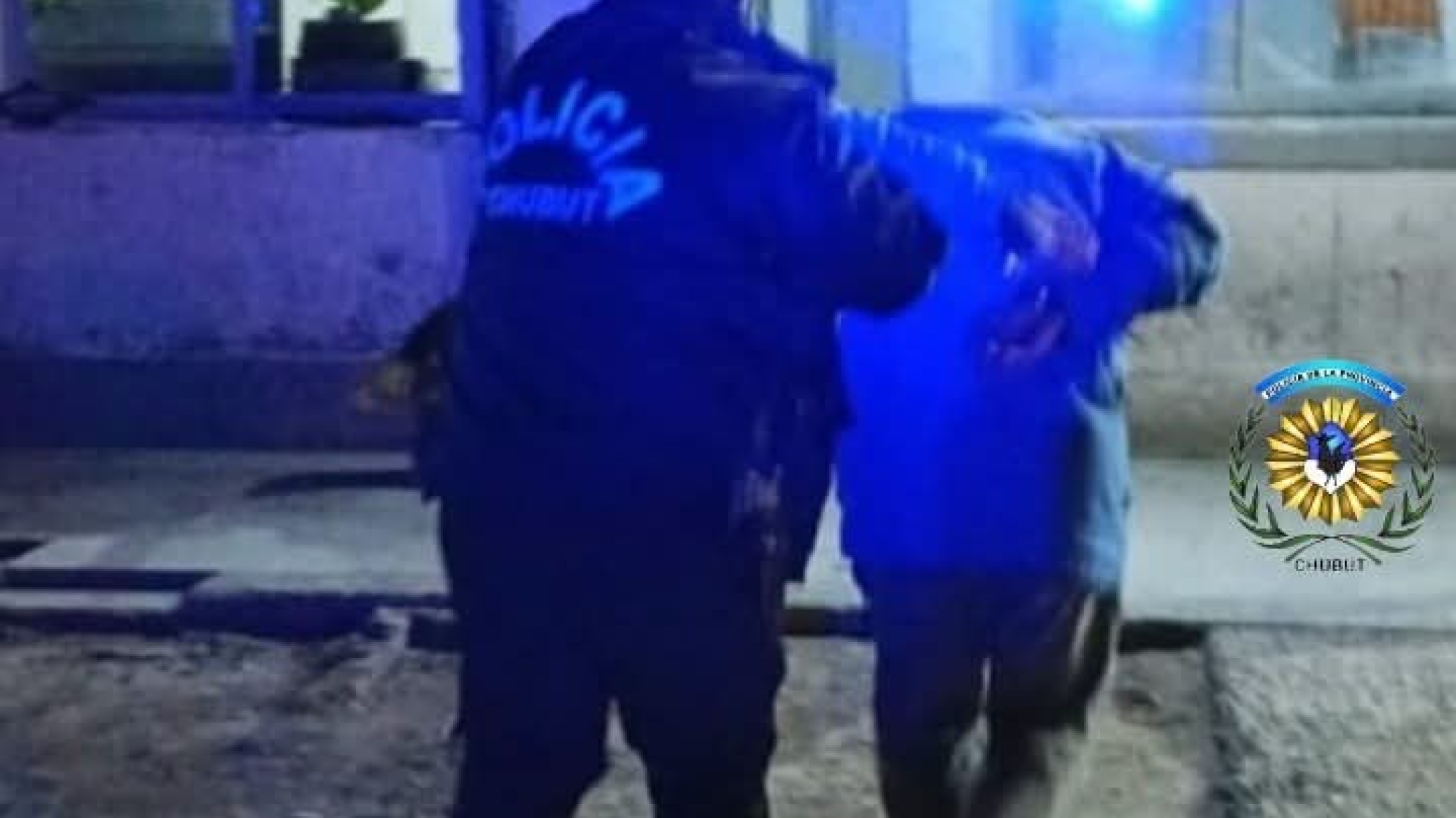 Detuvieron a un hombre cuando intentaba ingresar a una vivienda en Comodoro
