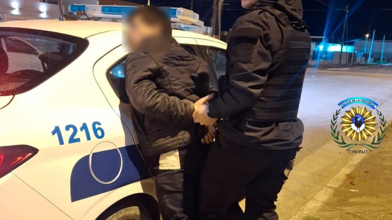 Comodoro: encontraron a un hombre dentro del patio de una casa y fue detenido