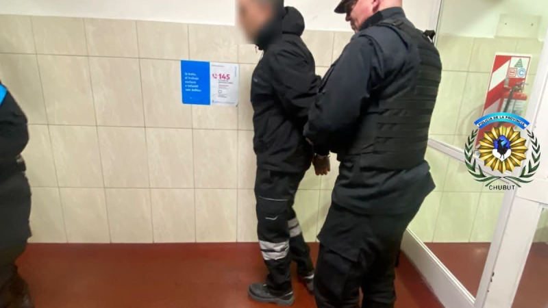 Detuvieron en la Terminal a un hombre buscado por la Justicia de Trelew