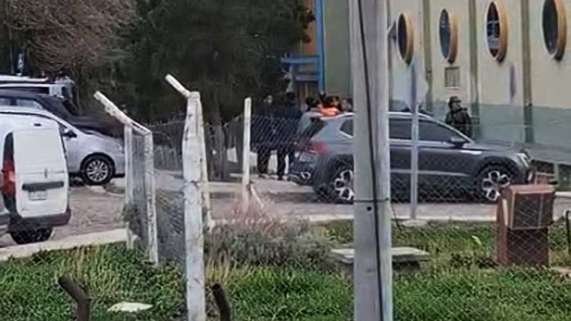 La Universidad Nacional de la Patagonia San Juan Bosco emitió un comunicado tras la caída de un joven en sus instalaciones
