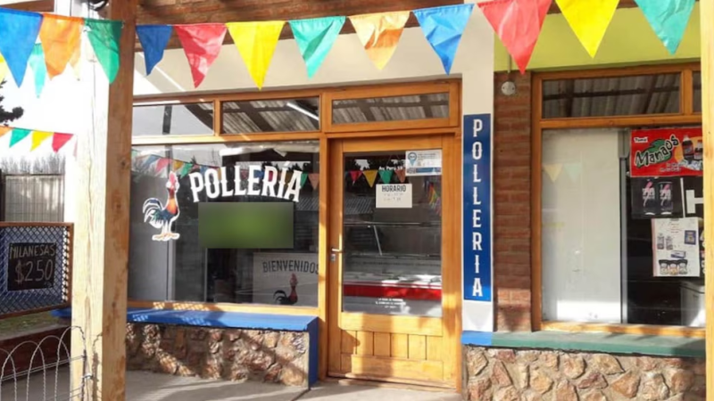 «Las redes no son zona liberada»: la condenaron a pagar más de un millón por escrachar una pollería de Bariloche