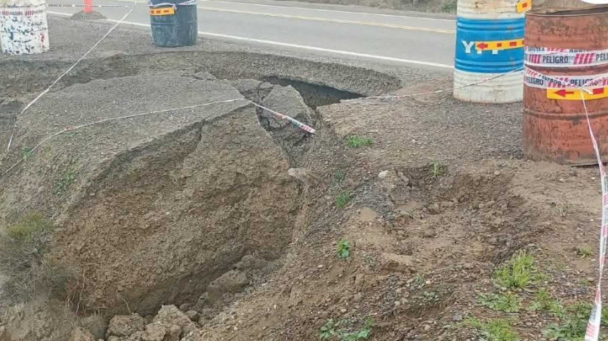 Alerta en Ruta 3: detalles sobre el socav髇 originado por las lluvias en la bajada de Los Palitos