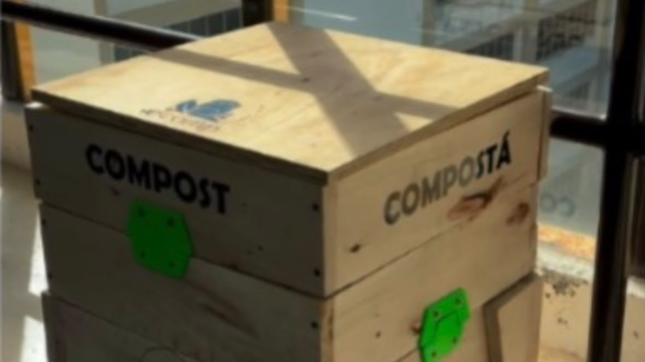 Comodoro: estudiantes crearon una compostera para que las familias transformen sus residuos en abono