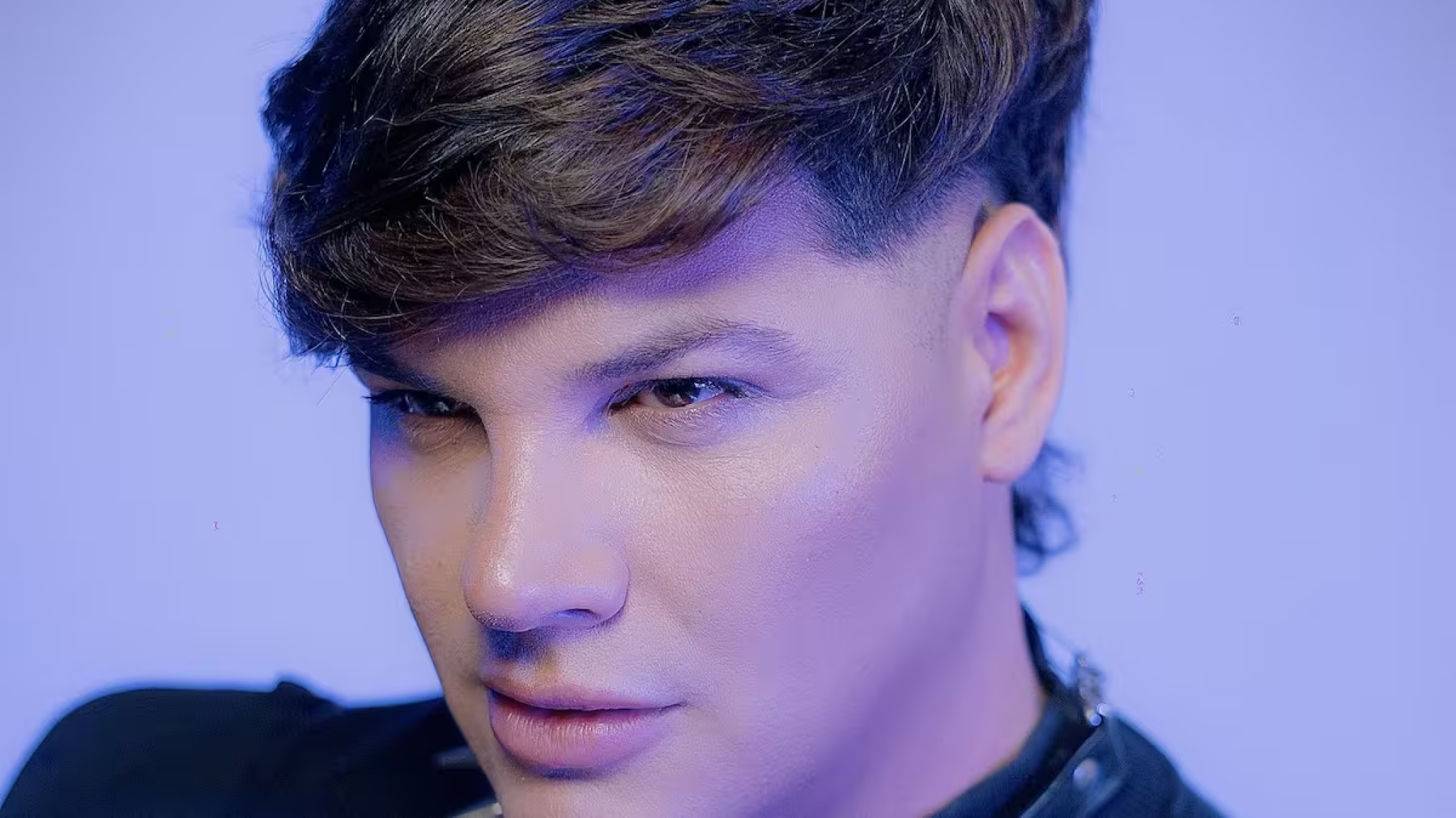 Emma Vich volvió a trabajar como peluquero y sorprendió con el cambio de look de una ex Gran Hermano