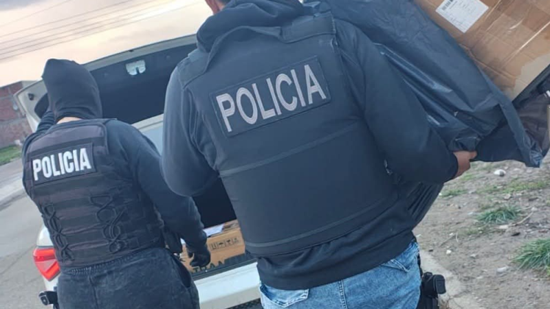 Sarmiento: secuestraron notebooks, una PlayStation y herramientas en varios allanamientos