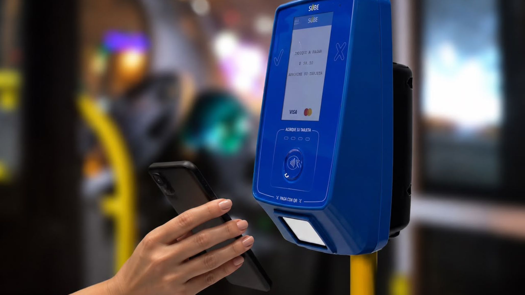 Más beneficios para viajar en transporte público: 100% de reintegro pagando con MasterDebit del Banco del Chubut