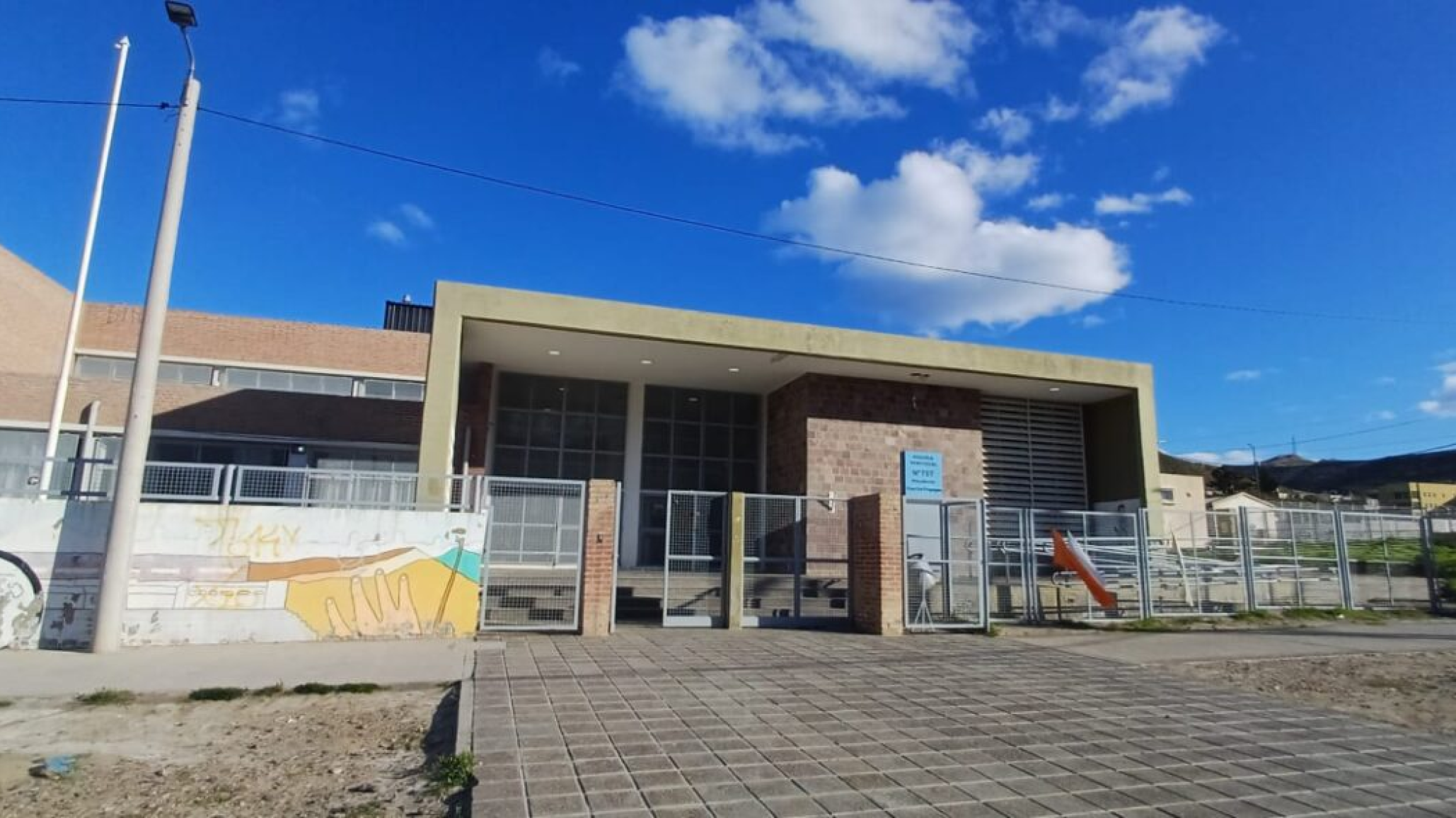 Dolor en la Escuela 757: decretaron duelo por la muerte de su alumno en el trágico vuelco de avenida Ducós
