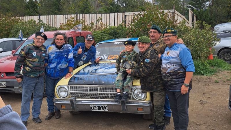 Tiene 6 años, eligió a los veteranos de Malvinas como sus superhéroes y los invitó a su cumpleaños