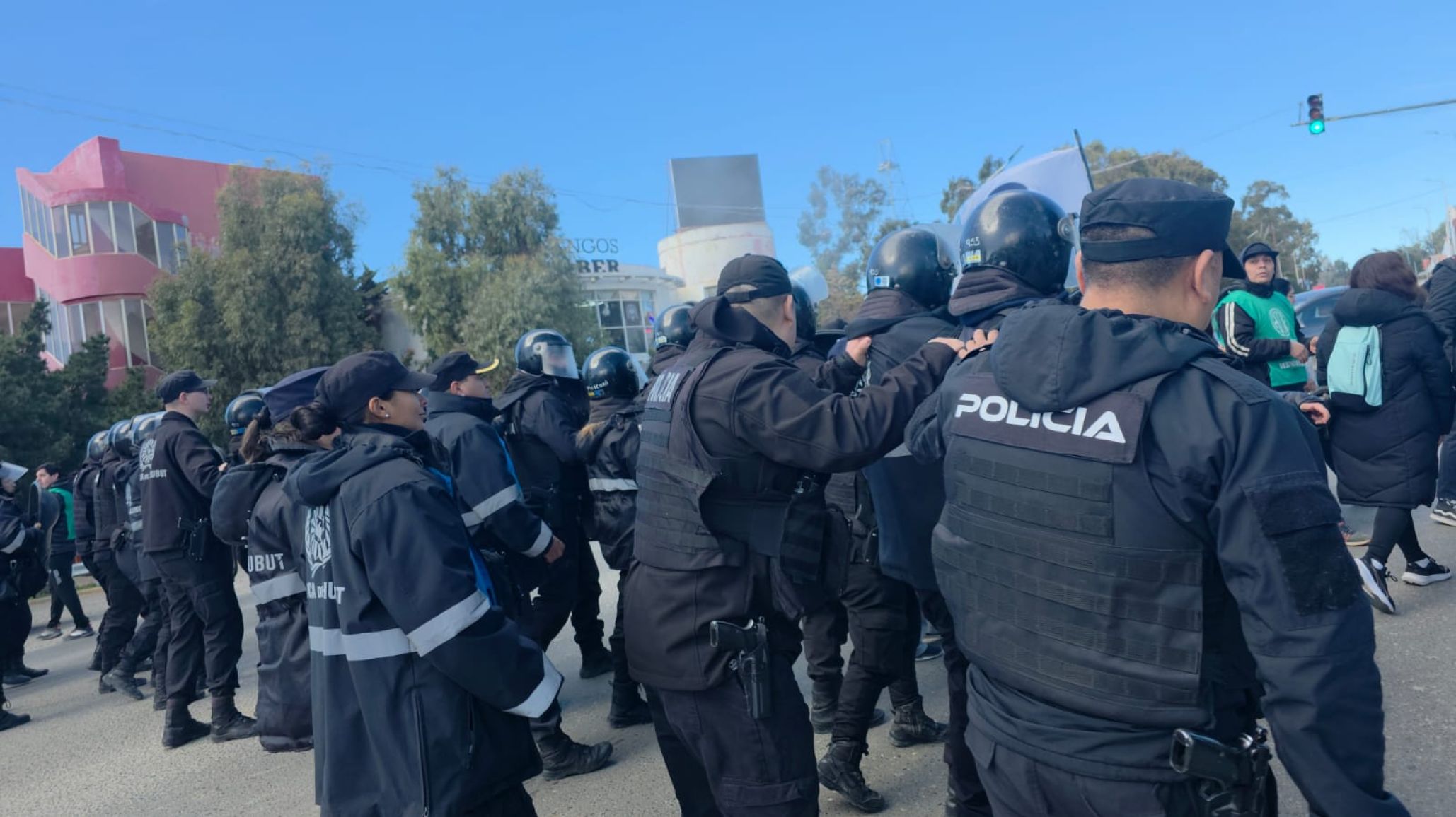 ATE denunció represión durante el paro: "Nos tiraron gases y balas de goma"