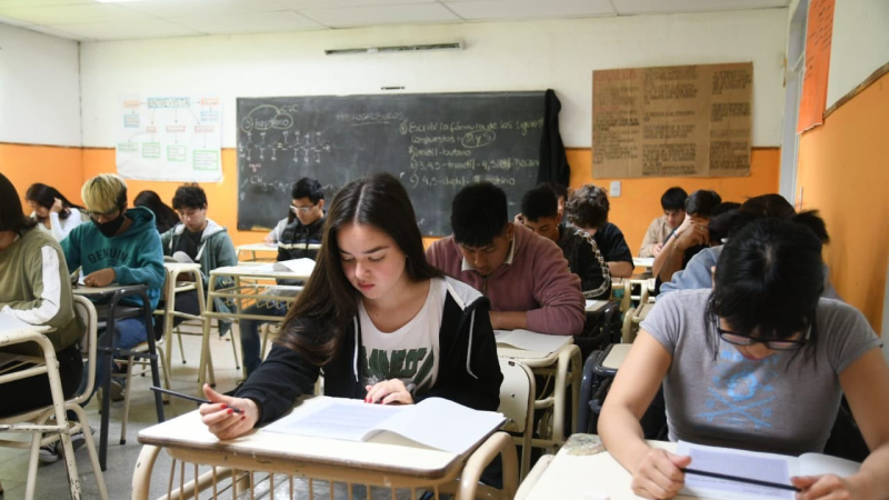 Vacantes 2027: habilitan la solicitud para el Nivel Secundario