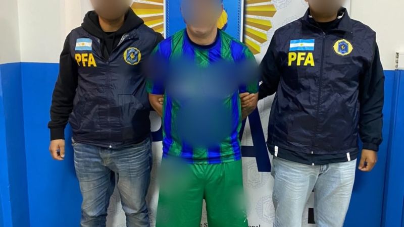 Sicarios y gambetas: detuvieron a un prófugo acusado de homicidio en pleno partido amateur