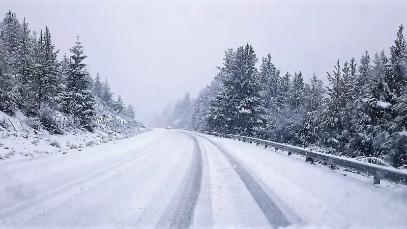Emiten alerta naranja y amarilla por fuertes nevadas en una región de Chubut