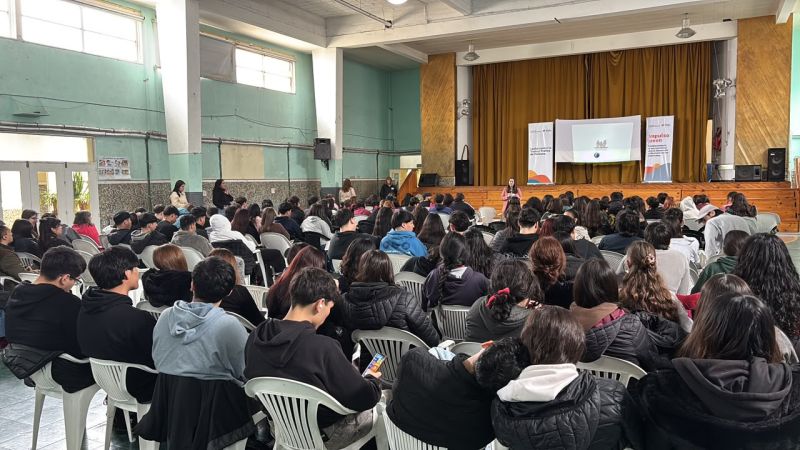 Más de 300 estudiantes de Comodoro participaron de una charla sobre prevención de la trata de personas