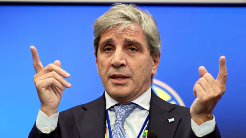 Tierras a extranjeros de cualquier manera: el gobierno ofrece ciudadanía argentina a cambio de inversiones