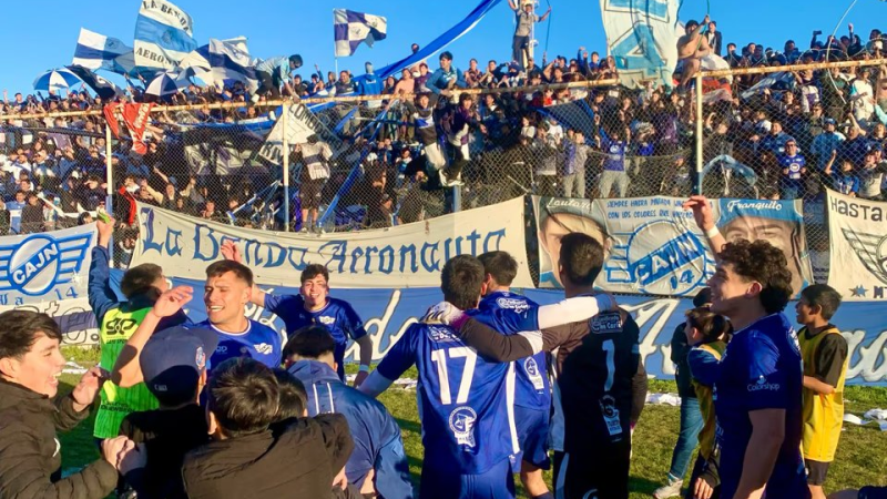 El "Aeronauta" arrasa en el sur: Jorge Newbery cerró la primera fase como el mejor de la Patagonia y ya espera rival