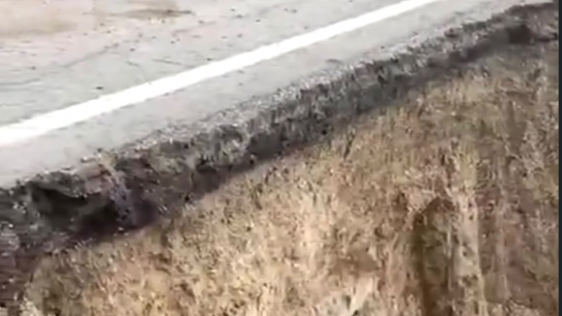 Ruta 3 entre Comodoro y Caleta Olivia: se sigue cayendo y las obras no avanzan