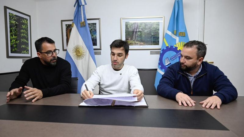 Torres anunció una inversión de casi $5 mil millones para construir 60 viviendas destinadas a trabajadores esenciales en Esquel