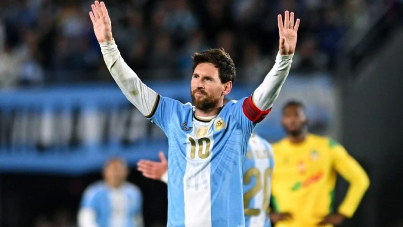 Una noche para la historia: Messi marcó un gol en su último partido con Argentina