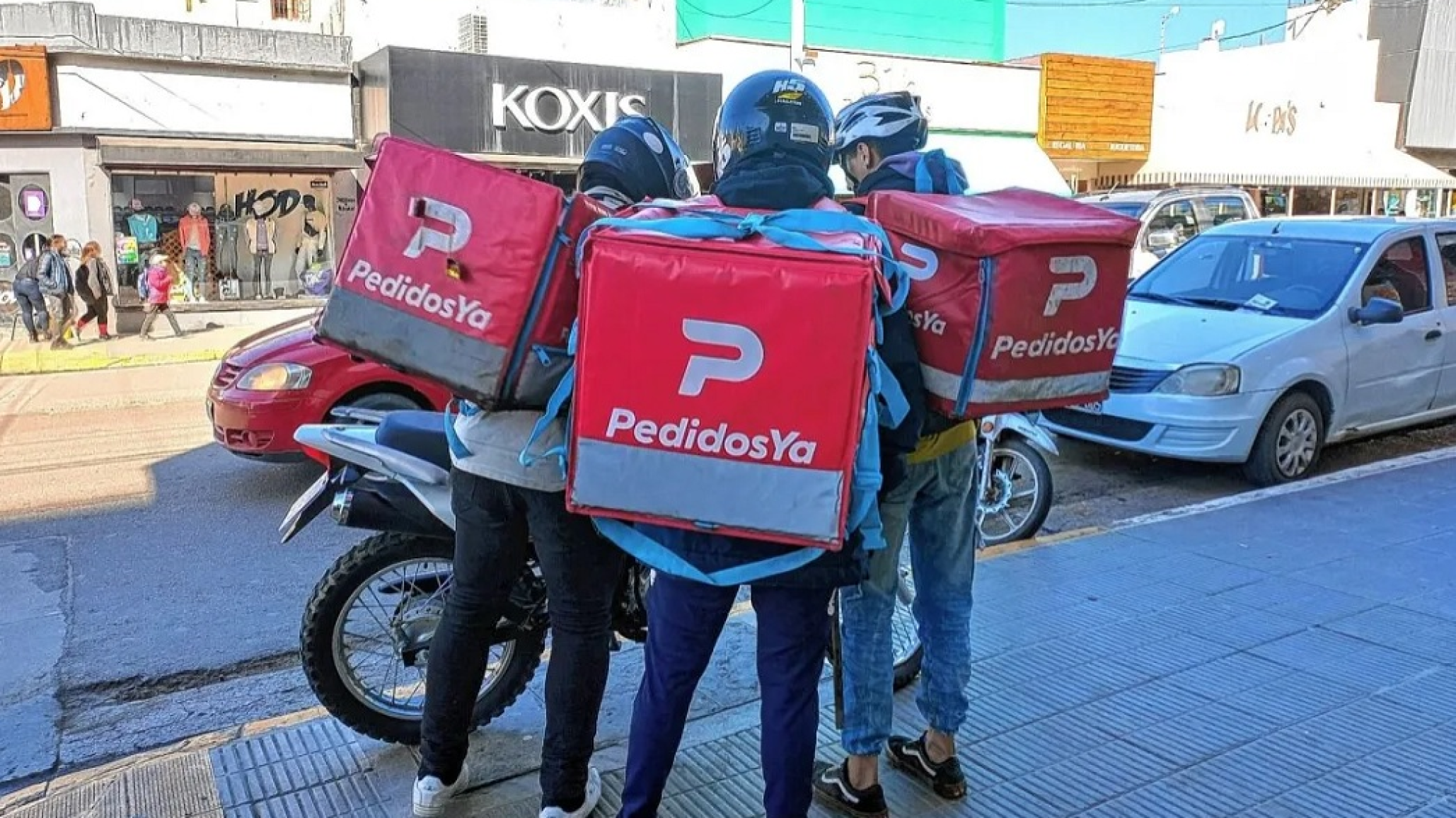Repartidores se reunieron con concejales para pedir m醩 espacios de estacionamiento y seguridad vial