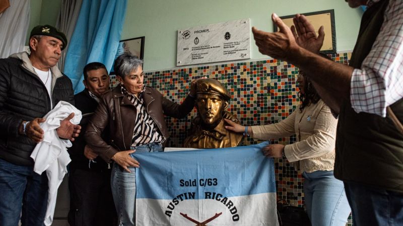 Provincia acompañó en Tecka un nuevo homenaje al héroe de Malvinas Ricardo Andrés Austin
