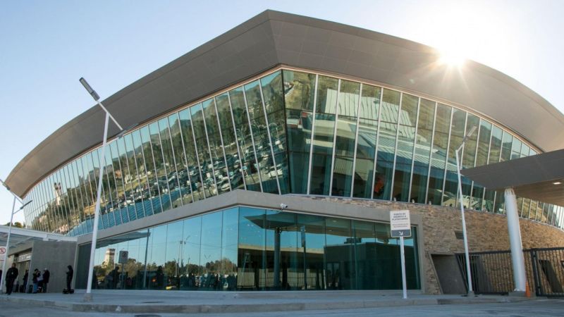 Cambian las tarifas aeroportuarias y la tasa para vuelos nacionales pasa a fijarse en dólares: qué ocurrirá en Comodoro