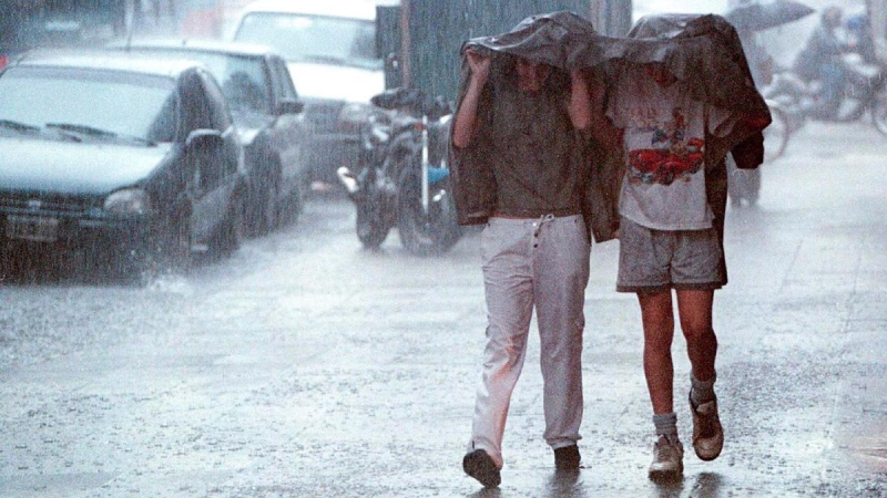 El SMN emitió alerta amarilla para nueve provincias por tormentas severas y vientos intensos