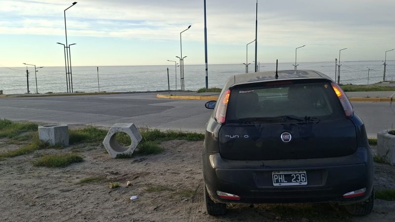 Comodoro Rivadavia: dejó el auto abandonado en una rotonda y dio positivo en el test de alcoholemia