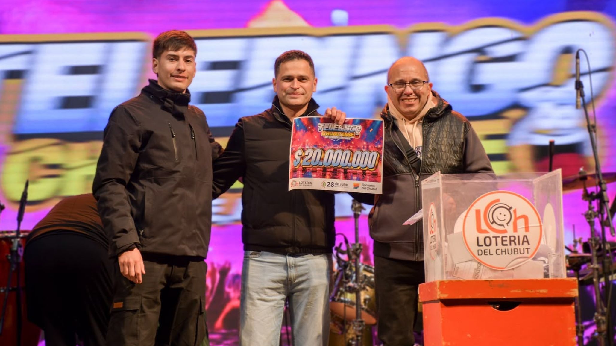 La T y La M y Aneley hicieron vibrar a más de 10 mil personas y el Telebingo entregó $ 20 millones en 28 de Julio