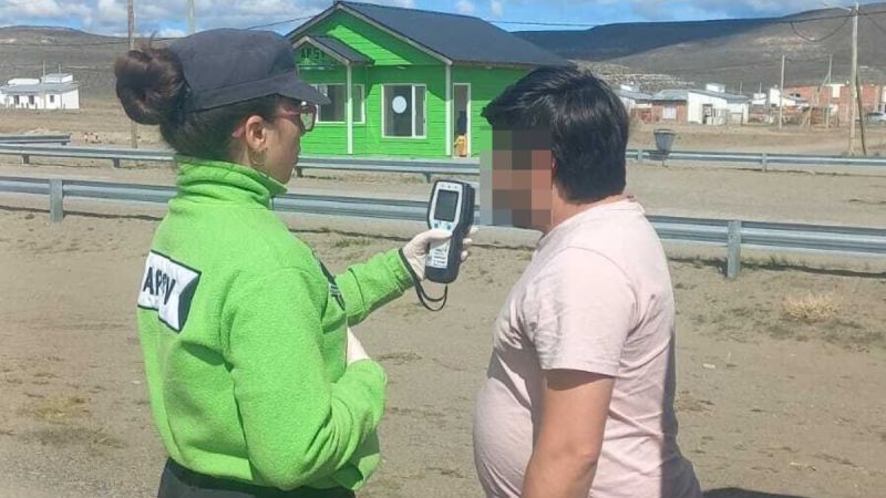 Alcohol cero al volante: interceptan en la Ruta 40 a un camionero chileno con alcoholemia positiva en Tecka