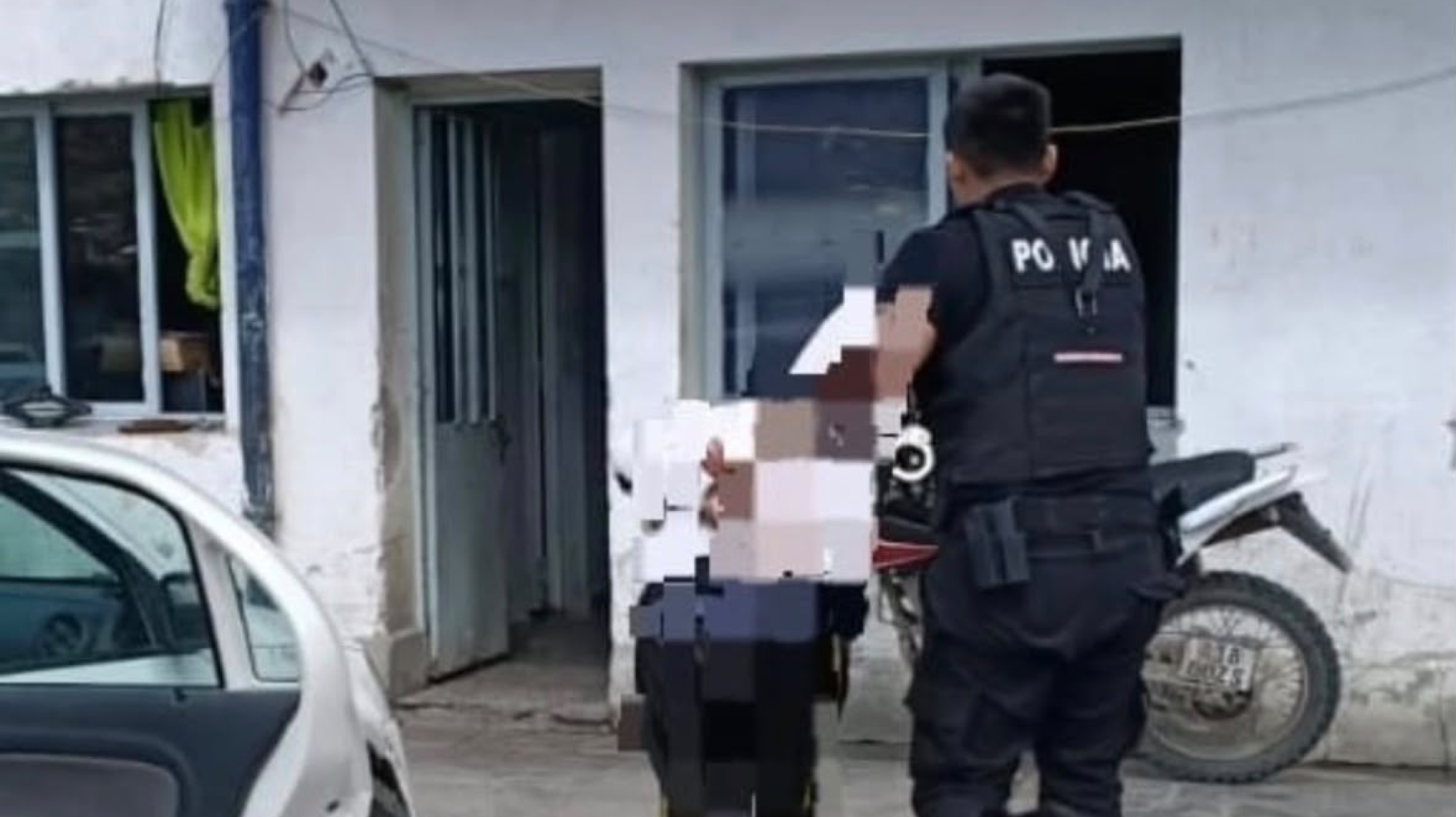 Entró a una librería, sustrajo varios elementos y lo atraparon a pocas cuadras